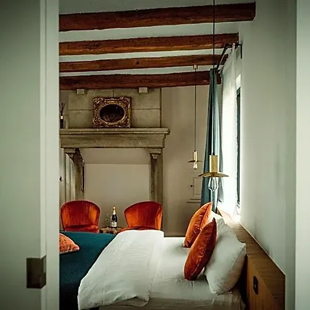 Relais M